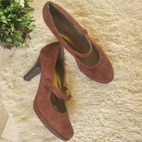 EUC Naturalizer sz10 brown suede Mary jane heels - Picture 2 of 7